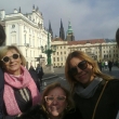 Con don F�lix, abogado cordobese y su familia con quienes nos caimos muy bien el 15 de octubre de 2016 en La Plaza de La Ciudad del Castillo de Praga.