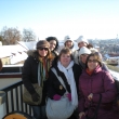 Yolanda y sus amigas viajeras de Alcal� de Henares, enero de 2010 en el Castillo de Praga